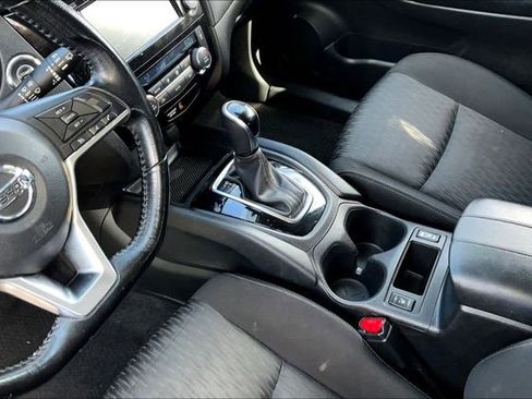 Used 2020 Nissan Rogue SV image 14