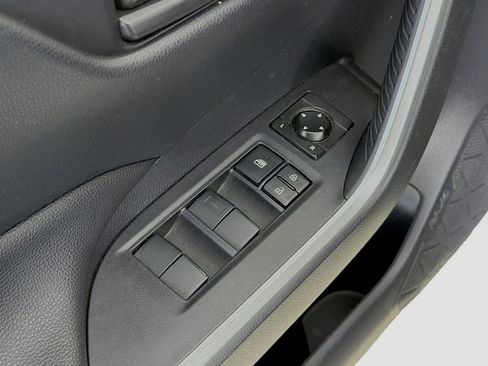 Used 2022 Toyota RAV4 LE image 15