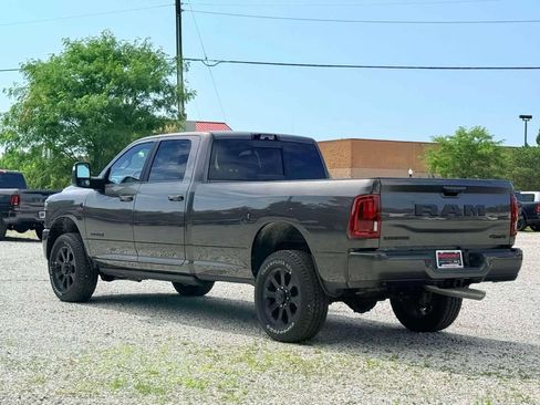 New 2026 RAM 2500 Laramie AWD/4WD image 8