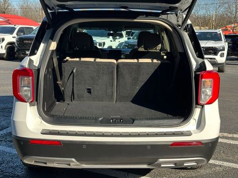Used 2020 Ford Explorer XLT w/ Equipment Group 202A image 8