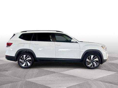 Used 2025 Volkswagen Atlas SE FWD image 9