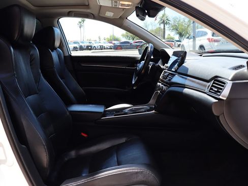 Used 2018 Honda Accord Touring image 34