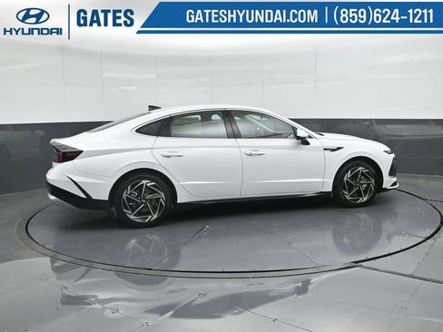 New 2026 Hyundai Sonata SEL image 3