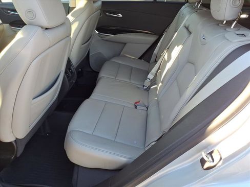 Used 2019 Cadillac XT4 Premium Luxury image 7