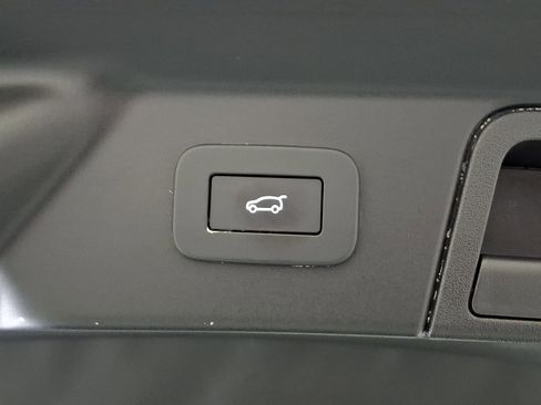 Certified 2026 Land Rover Range Rover Velar Dynamic SE image 29