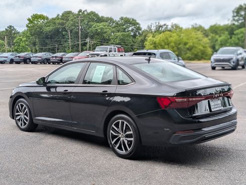 Used 2025 Volkswagen Jetta SE w/ Sunroof Package FWD image 7