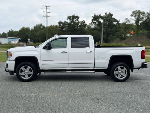 Used 2015 GMC Sierra 2500 Denali w/ Driver Alert Package AWD/4WD image 2