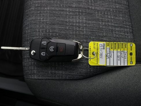 Used 2024 Ford F350 XLT w/ Camper Package image 7