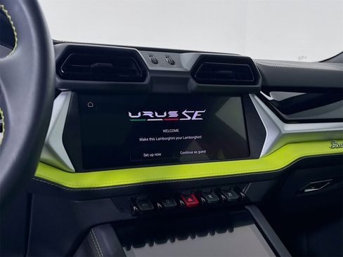 Used 2025 Lamborghini Urus SE image 13