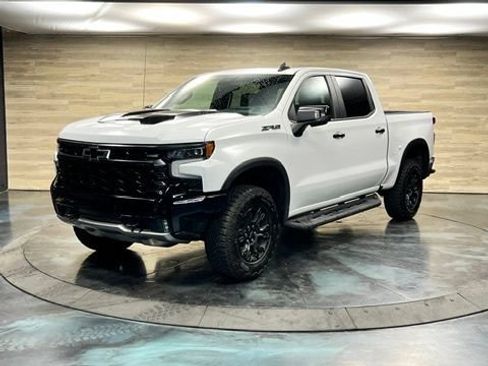 Used 2025 Chevrolet Silverado 1500 ZR2 w/ Technology Package AWD/4WD image 5
