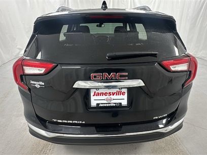Used 2024 GMC Terrain SLT