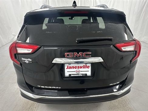 Used 2024 GMC Terrain SLT image 4