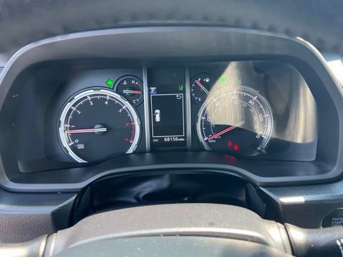Used 2023 Toyota 4Runner TRD Off-Road Premium AWD/4WD image 20