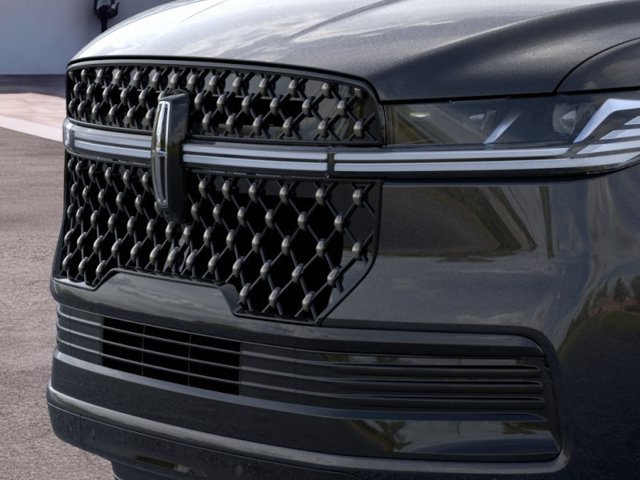 New 2026 Lincoln Navigator L Black Label AWD/4WD image 17
