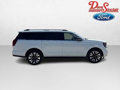 Used 2025 Ford Expedition Max Platinum w/ Driver's Package AWD/4WD image 5