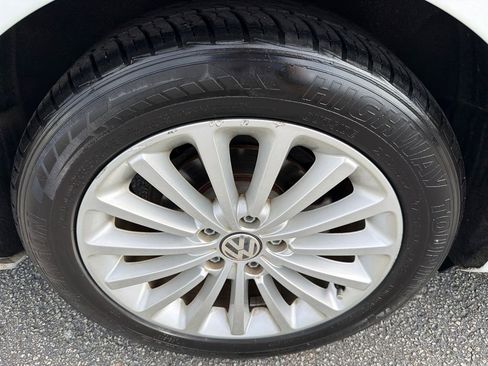 Used 2017 Volkswagen Passat 1.8T SE FWD image 17