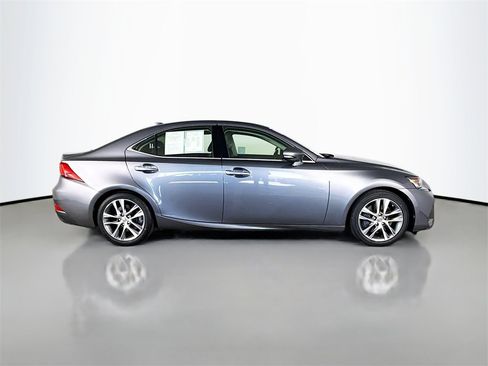 Used 2018 Lexus IS 300 image 8