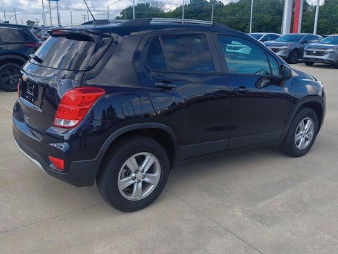 Used 2022 Chevrolet Trax LT w/ LT Convenience Package AWD/4WD image 11
