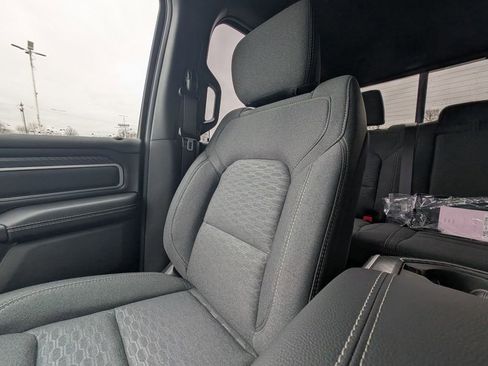 New 2026 RAM 1500 4x4 Crew Cab image 11