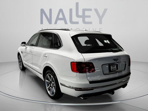 Used 2018 Bentley Bentayga AWD/4WD image 3