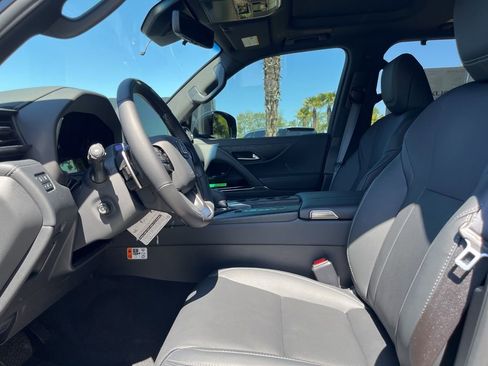 New 2026 Lexus LX 700h Luxury AWD/4WD image 4