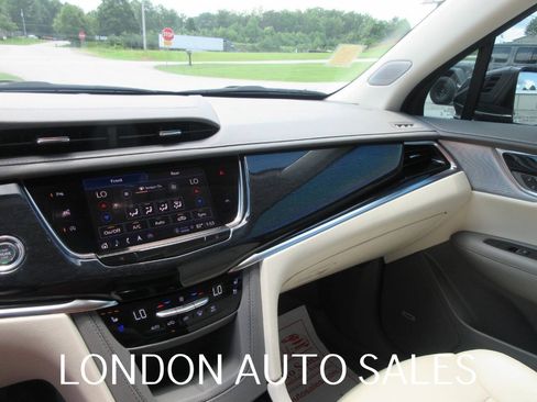 Used 2025 Cadillac XT6 Premium Luxury w/ Technology Package FWD image 12
