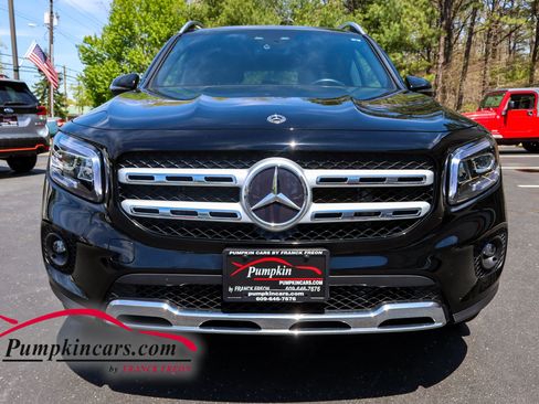 Used 2021 Mercedes-Benz GLB 250 4MATIC w/ Premium Package image 8