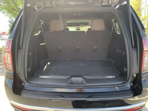 Used 2024 Chevrolet Suburban High Country image 35