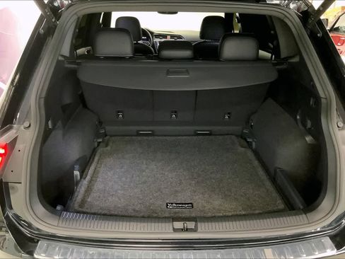 Used 2023 Volkswagen Tiguan SEL R-Line image 17