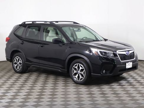 Used 2021 Subaru Forester Premium AWD/4WD image 2