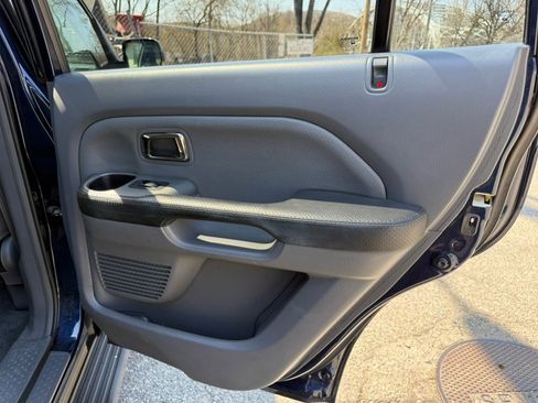 Used 2004 Honda Pilot EX image 23