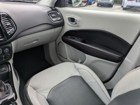 Used 2018 Jeep Compass Limited w/ Navigation Group FWD image 19