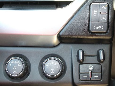 Used 2017 Chevrolet Tahoe Premier image 12