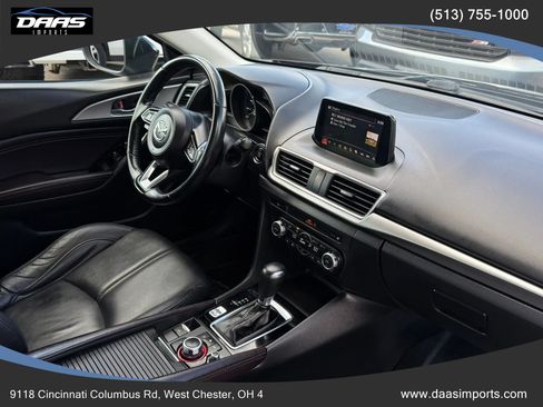 Used 2018 MAZDA MAZDA3 Touring FWD image 35