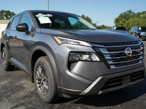 Used 2026 Nissan Rogue S FWD image 37