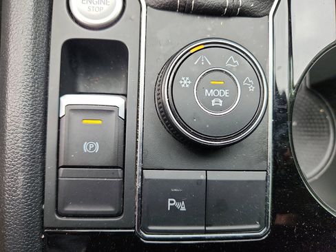 Used 2022 Volkswagen Atlas SE AWD/4WD image 24