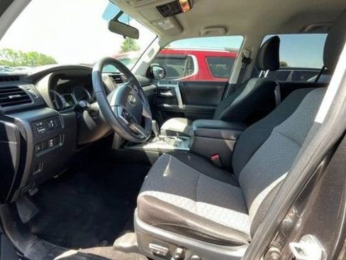 Used 2019 Toyota 4Runner SR5 AWD/4WD image 3