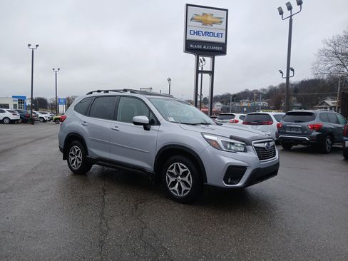 Used 2021 Subaru Forester Premium w/ Popular Package #1 image 1