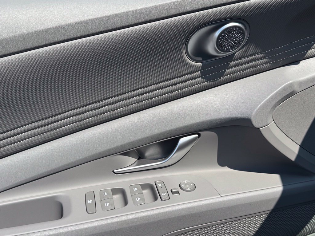 New 2026 Hyundai Elantra SEL FWD image 30