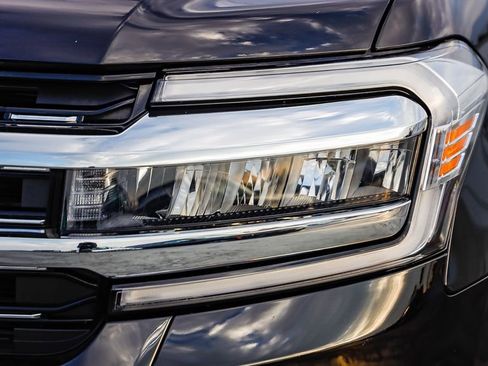 Used 2024 Ford Expedition Limited image 5