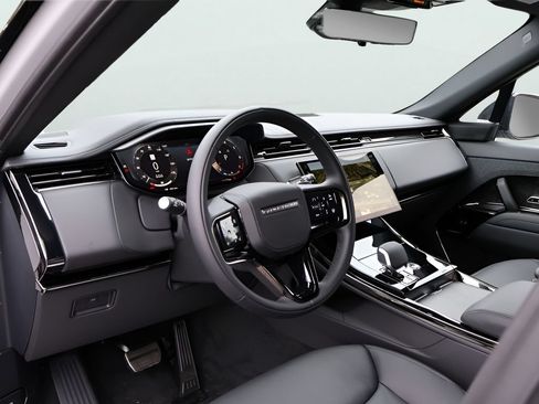 New 2026 Land Rover Range Rover Sport Dynamic SE AWD/4WD image 17