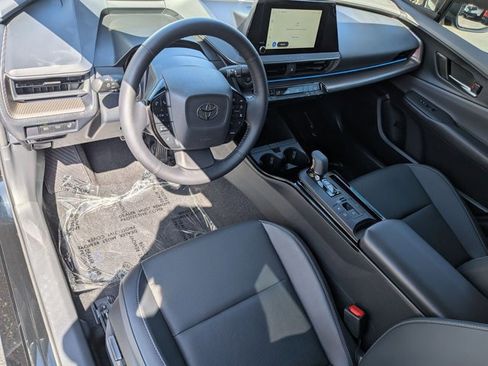 Used 2026 Toyota Prius XLE FWD image 10