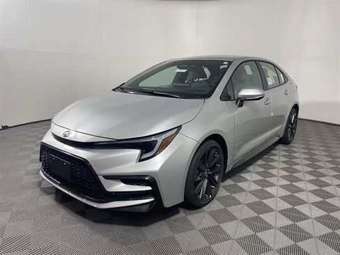 New 2026 Toyota Corolla SE FWD image 3