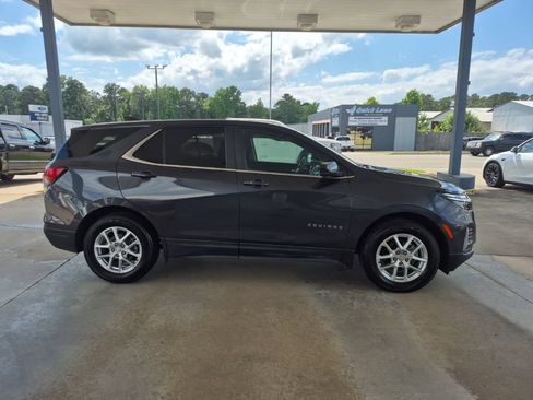 Used 2023 Chevrolet Equinox LT w/ LPO, Floor Liner Package FWD image 4