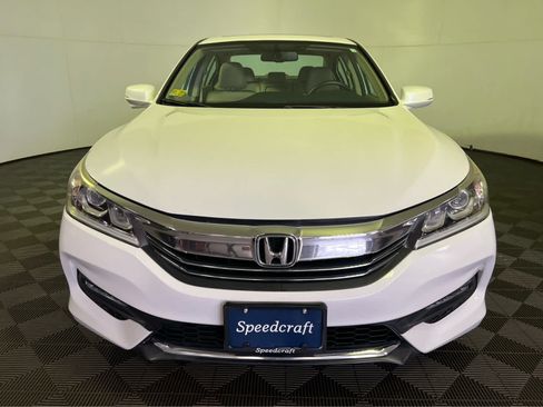 Used 2017 Honda Accord EX-L image 2