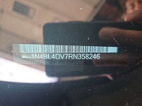 Used 2024 Nissan Altima 2.5 SV FWD image 35
