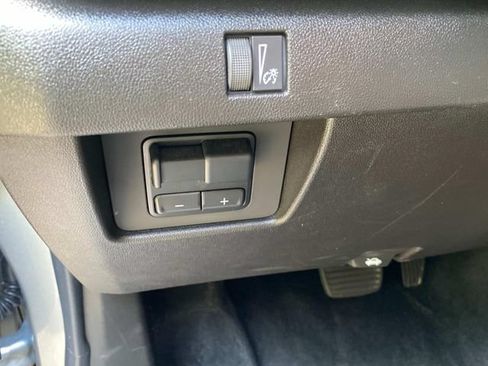 Used 2025 Chevrolet Colorado W/T w/ Advanced Trailering Package RWD image 16