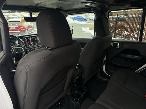 Used 2022 Jeep Wrangler Unlimited Sahara w/ LED Lighting Group image 29