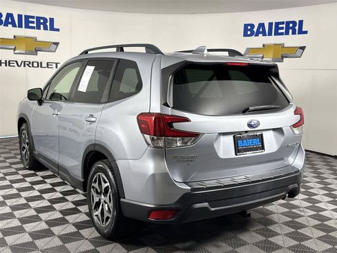 Used 2020 Subaru Forester Premium w/ Popular Package #1 AWD/4WD image 3