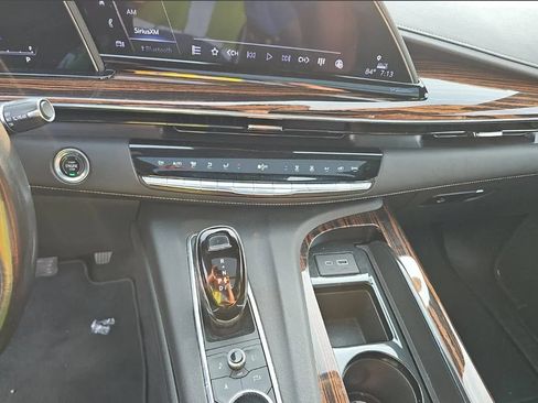 Used 2022 Cadillac Escalade ESV Premium Luxury AWD/4WD image 53